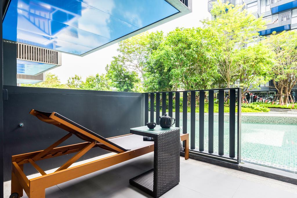 The Deck By Favstay Apartment